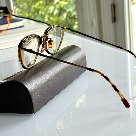 Oliver Peoples OP-9 Vintage 1980s Tortoise Eyeglasses in Mint Condition - Picture 5 of 15